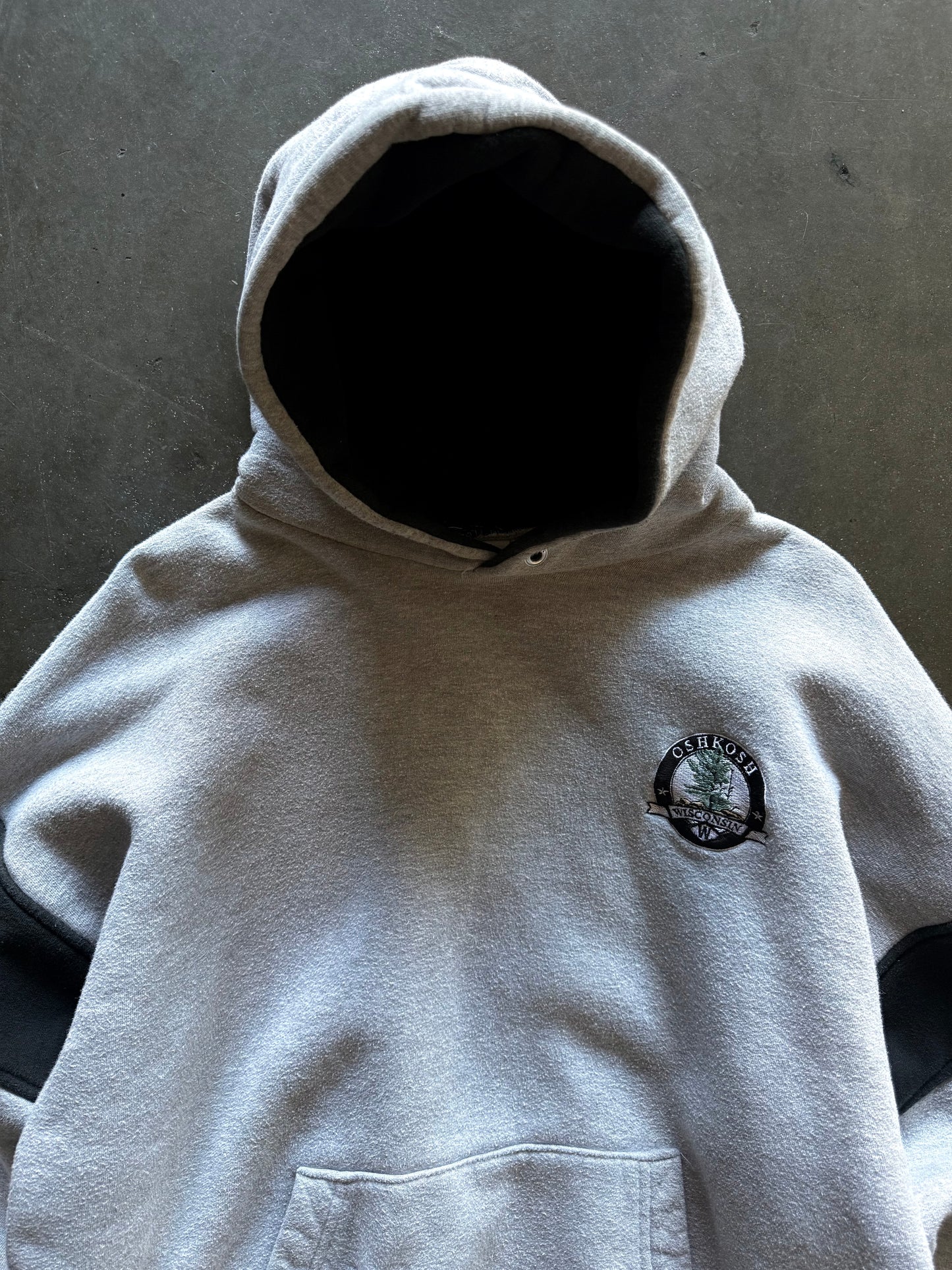 90’s Oshkosh Wisconsin Hooded Sweatshirt