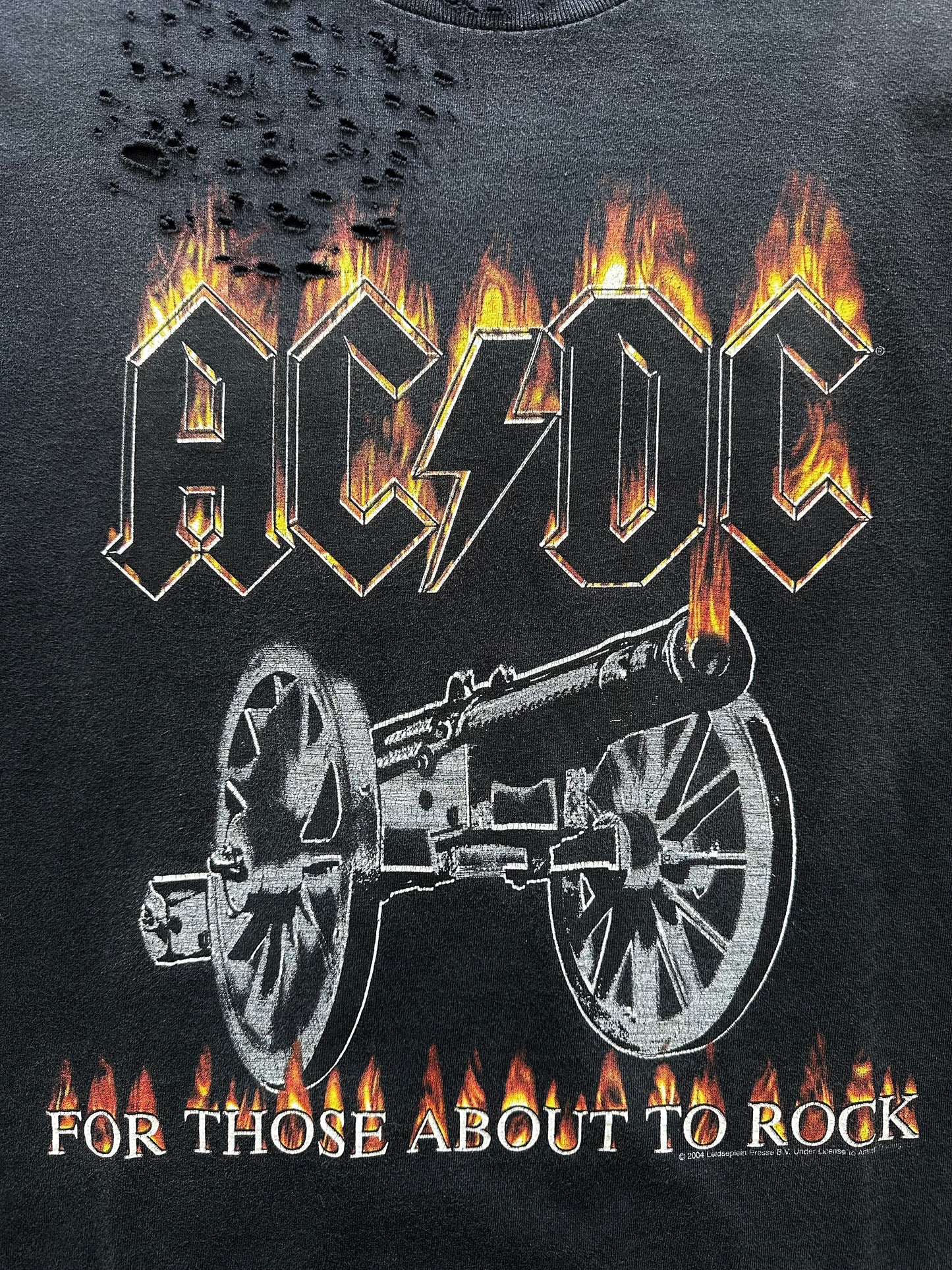 2000’s Thrashed AC/DC Band Shirt