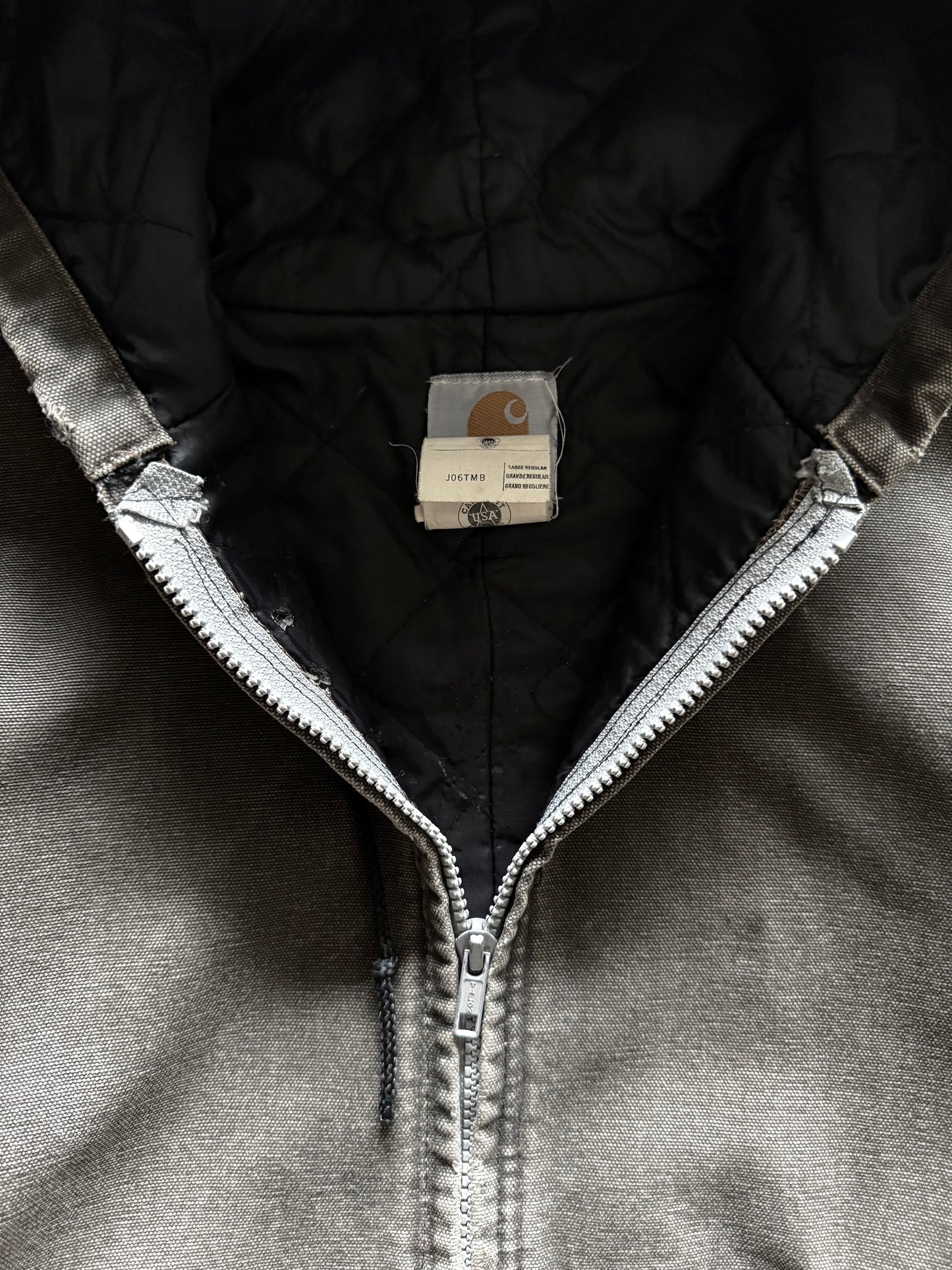 2000’s Faded & Distressed Carhartt Zip Up Jacket