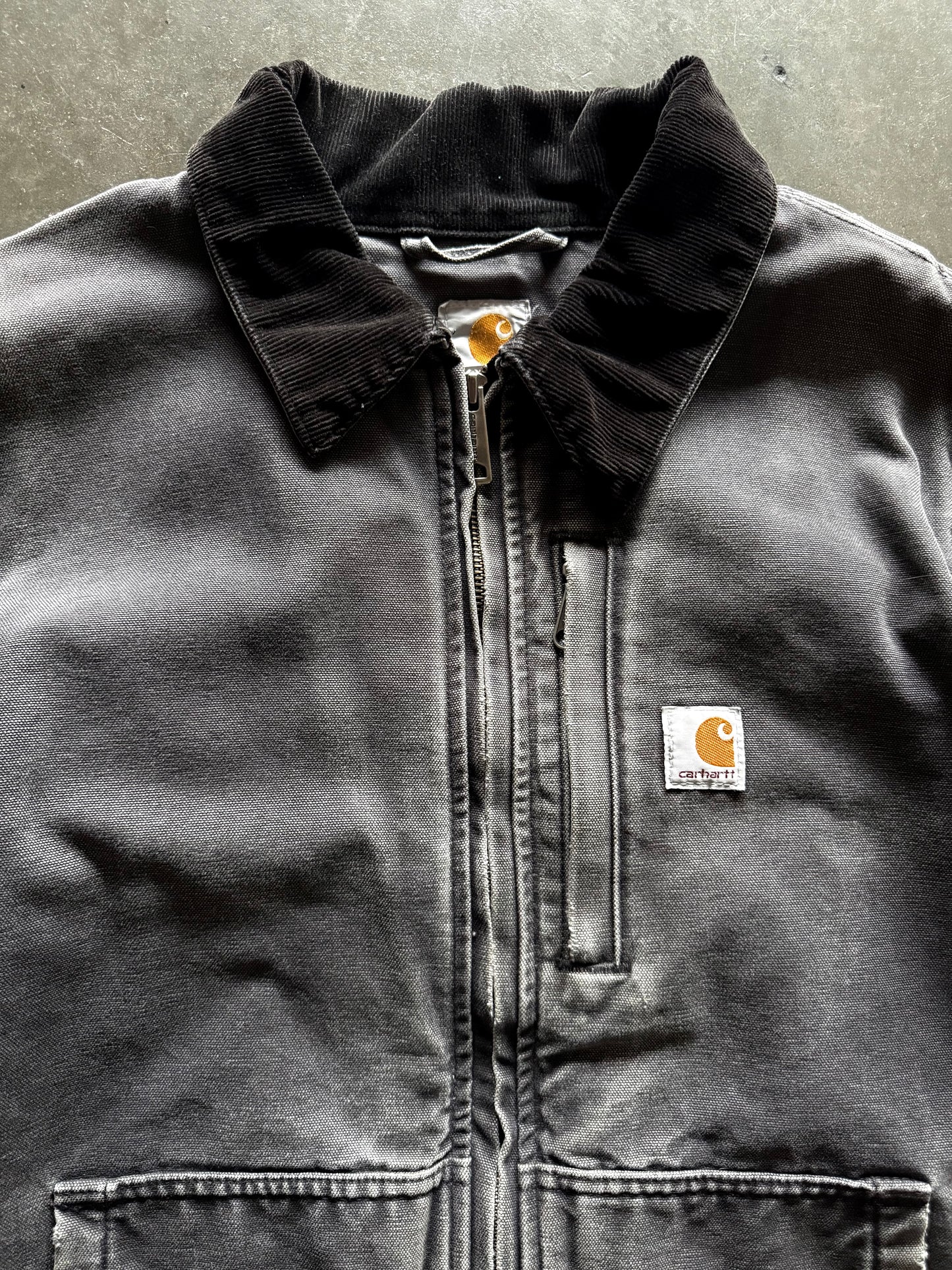 2000’s Sunfaded Carhartt Zip Up Jacket