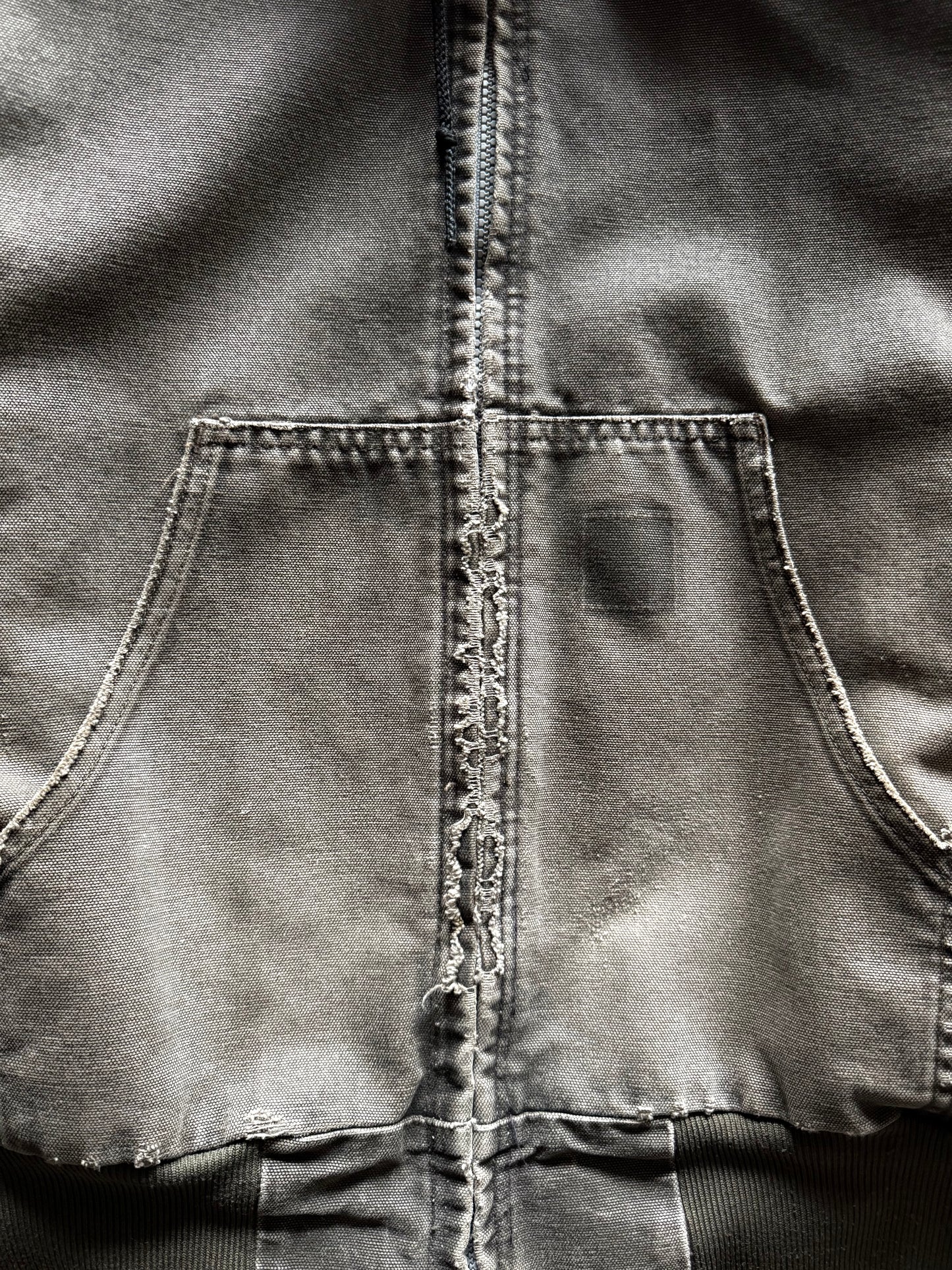 2000’s Faded & Distressed Carhartt Zip Up Jacket